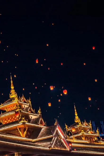 Con Cưng Thiên Đạo Mở Tiệm Lừa Gạt