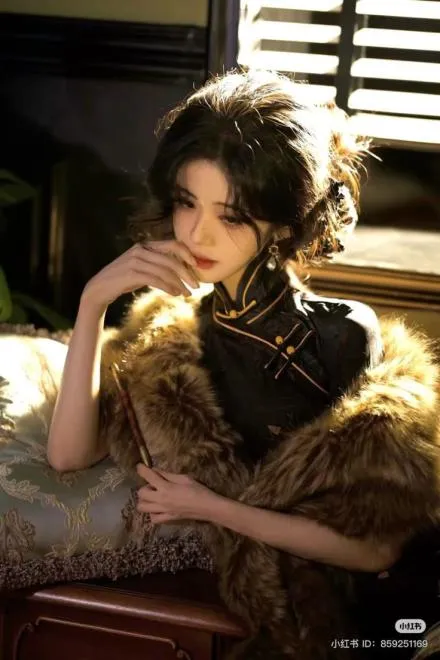 Sườn Xám Mị Ảnh: Ông Trùm Giải Trí Thần Hồn Điên Đảo